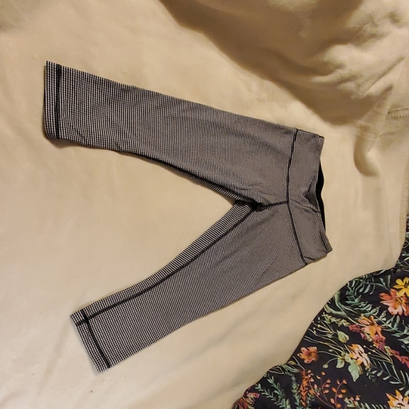 Lululemon Capris - Picture 1 of 3